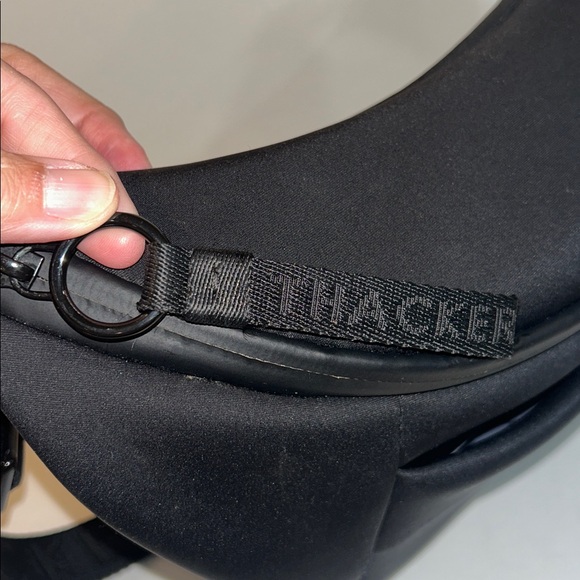 Thacker Salinas Sling Bag - Picture 5 of 15